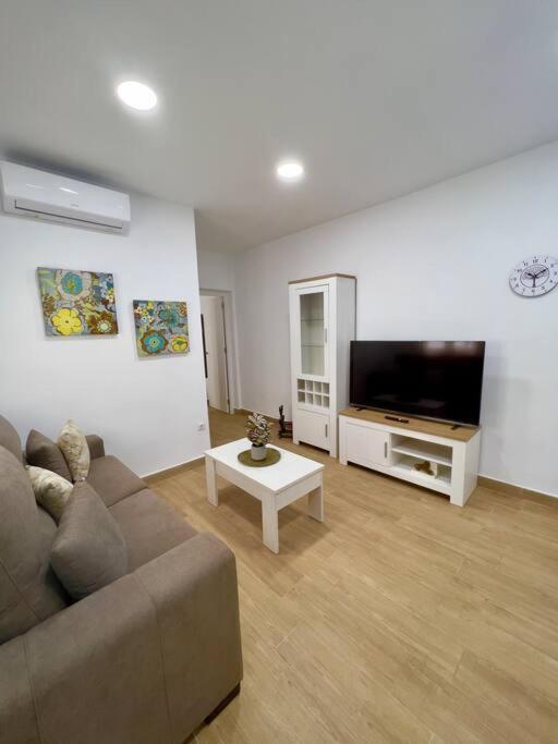 Rockside Residences Suites La Linea La Línea de la Concepción Exteriör bild