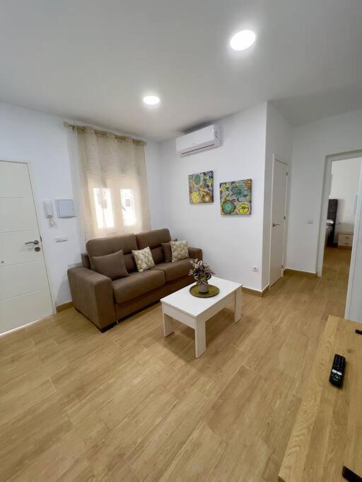 Rockside Residences Suites La Linea La Línea de la Concepción Exteriör bild